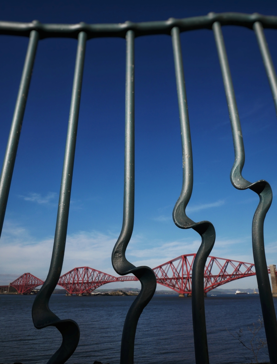 S6 Forth Bridge fence