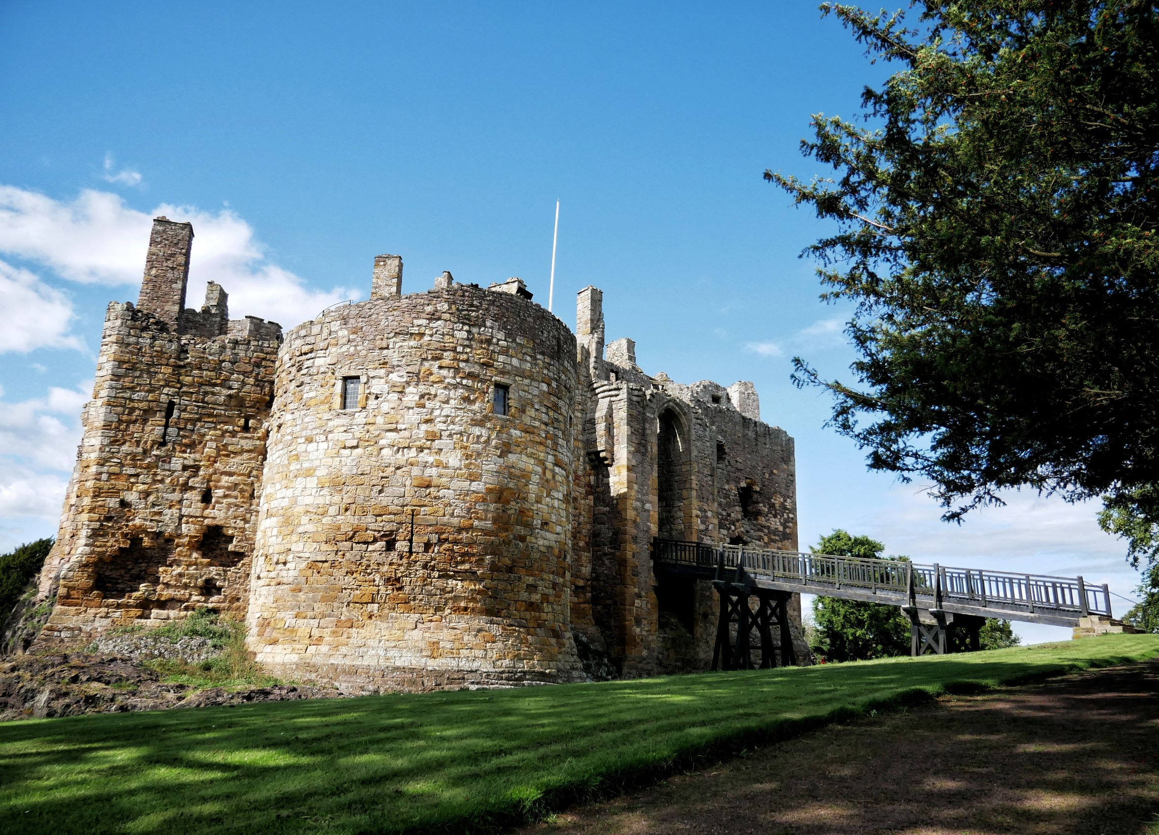 S9 Dirleton castle 2